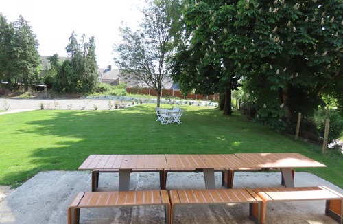 Boucey Cottage | Large cozy house, internet access, pets allowed