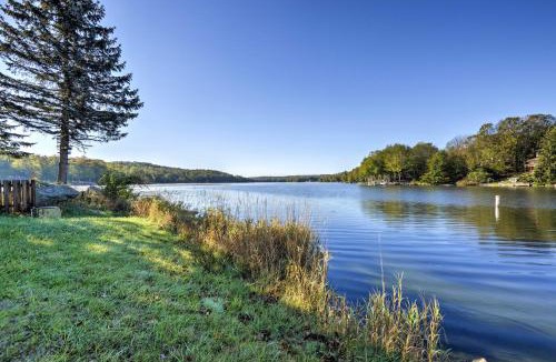 Lake Ariel House | Large Deck + Resort Amenities: Lake Ariel Retreat