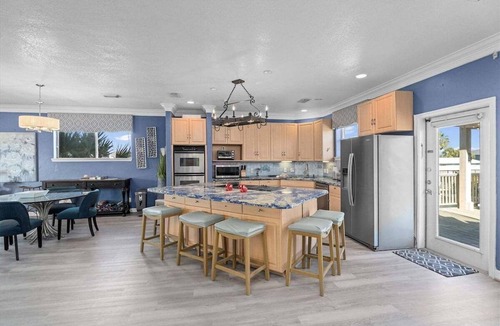 Terramar Beach House | Large Deck | Sleeps 14 | On the Canal