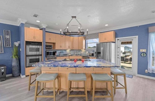 Terramar Beach House | Large Deck | Sleeps 14 | On the Canal