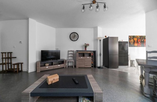 Champ-Capelet Apartment | Large design and bright apartment, free parking