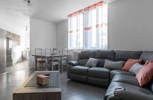 Champ-Capelet Apartment | Large design and bright apartment, free parking