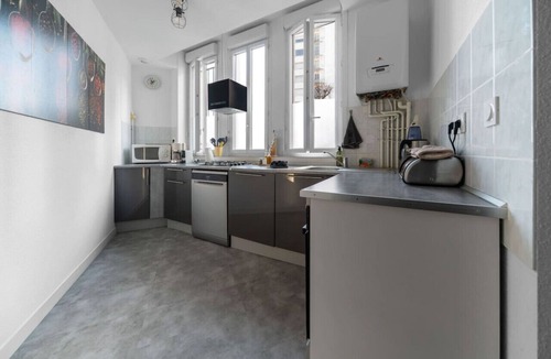 Champ-Capelet Apartment | Large design and bright apartment, free parking