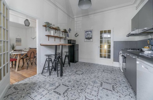 Champ-Capelet Apartment | Large designer apartment, free parking