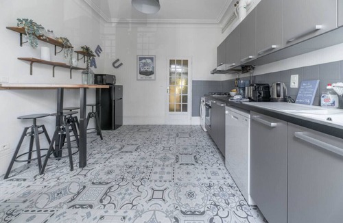 Champ-Capelet Apartment | Large designer apartment, free parking