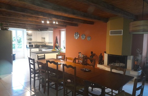 La Mothe-Saint-Heray House | Large detached house with 16th-century mill