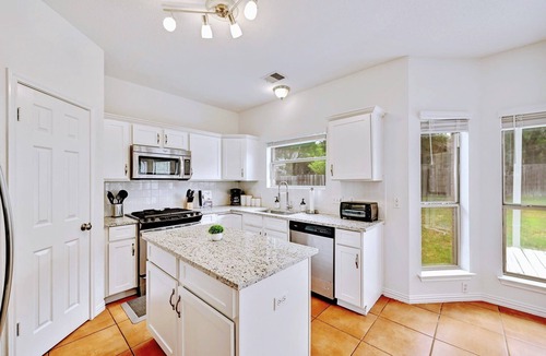 Wells Branch House | Large Dog Friendly House w/Fenced yard! Sleeps 14