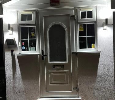 Norbiton House | Large Double Bedroom with free on site parking