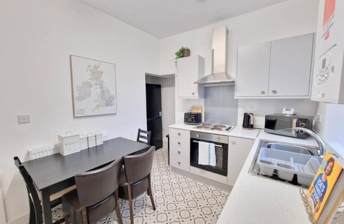 Burnley House | Large Double Room with Ensuite RM 1