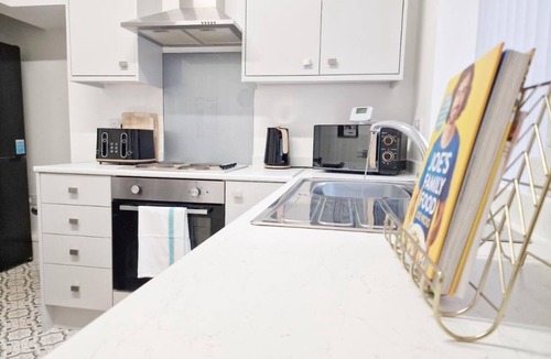 Burnley House | Large Double Room with Ensuite RM 1