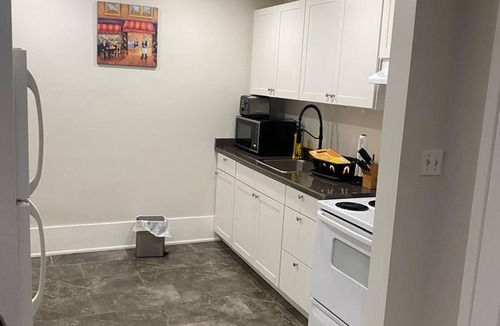 Bowmanville Apartment | Large Downtown Apartment – Perfect for 4–5 People