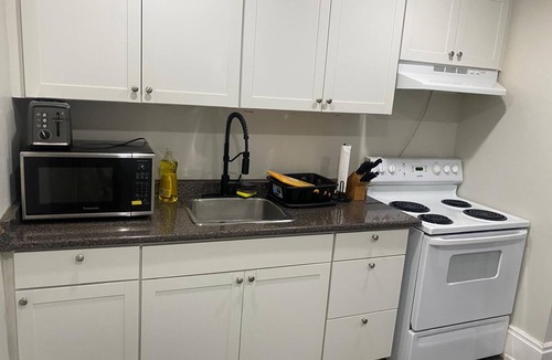 Bowmanville Apartment | Large Downtown Apartment – Perfect for 4–5 People