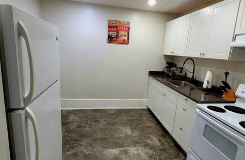 Bowmanville Apartment | Large Downtown Apartment – Perfect for 4–5 People