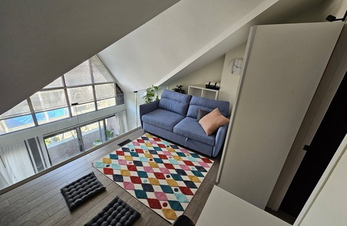 Downtown Toronto Apartment | Large downtown Toronto townhouse. Perfect for large groups and families!