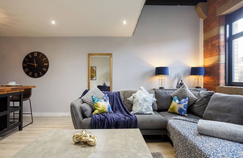 Bradford Apartment | Large Duplex Penthouse Apartment