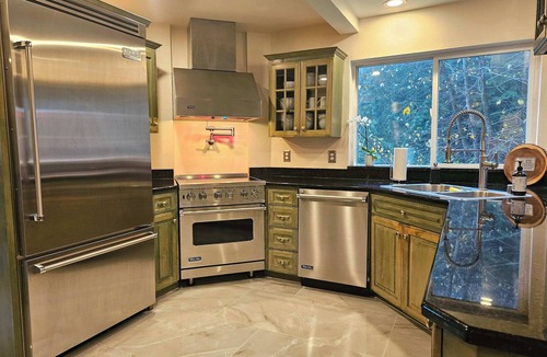 Snohomish House | Large Estate Venue 2 hot tubs 2 treehouses