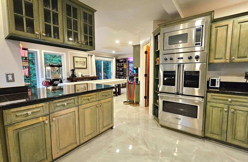 Snohomish House | Large Estate Venue 2 hot tubs 2 treehouses