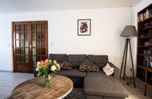 Hallennes-lez-Haubourdin House | Large Family Home with Spacious Garden! (8P)