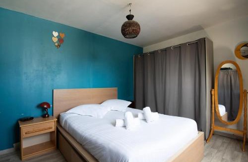 Hallennes-lez-Haubourdin House | Large Family Home with Spacious Garden! (8P)