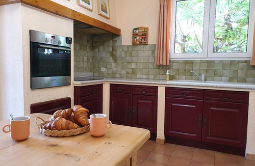 Roquecourbe-Minervois Villa | Large family home with private pool and hot tub