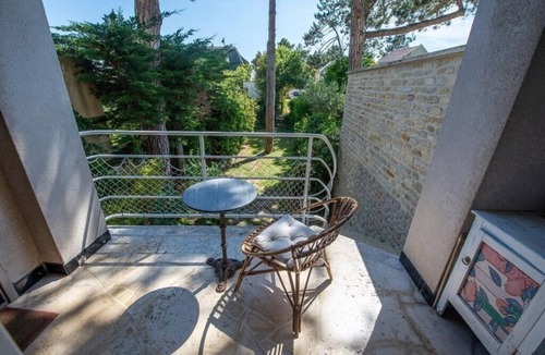 Saint-Regnobert-de-la-Cote-de-Nacre House | Large family villa directly on DDay beach