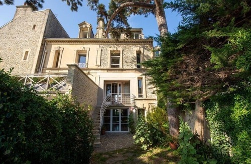 Saint-Regnobert-de-la-Cote-de-Nacre House | Large family villa directly on DDay beach