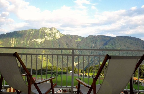 Leysin Apartment | Large family apartment - breathtaking view, Ski-in