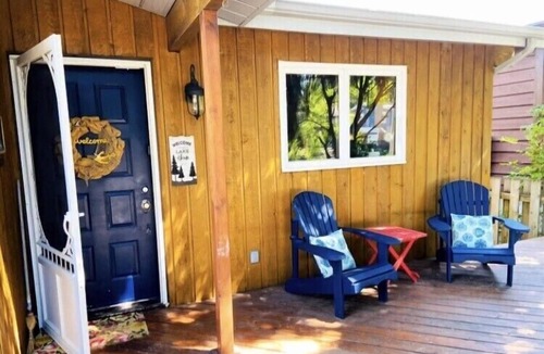 Grand Bend Cottage | Large family cottage in Grand Bend