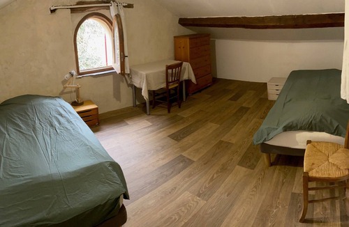 Le Pradet Other | Large family farmhouse in the countryside sleeps 16 adults 2 km from the sea