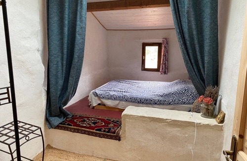 Le Pradet Other | Large family farmhouse in the countryside sleeps 16 adults 2 km from the sea