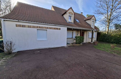 Mandres-les-Roses House | Large family home near Paris and Disney