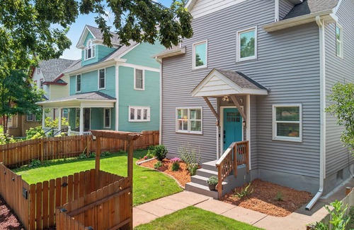 Powderhorn House | Large Family-friendly 5-bdrm Homebase, Central Comfortable Easy Check-in