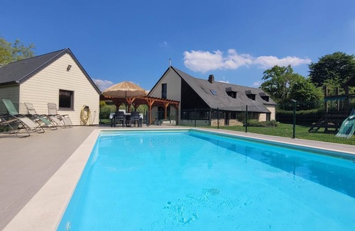 Isigny-le-Buat Cottage | Large family home with private pool, pets allowed