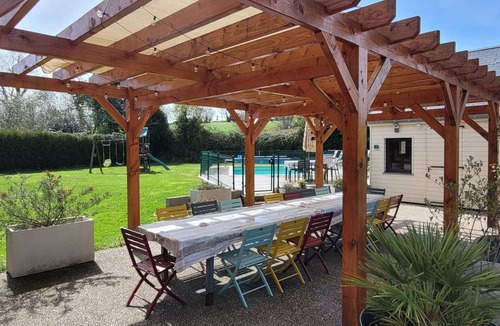 Isigny-le-Buat Cottage | Large family home with private pool, pets allowed