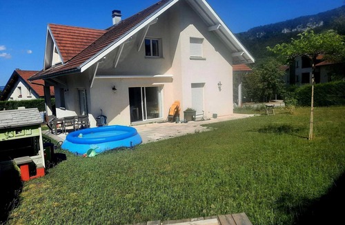 Seynod House | Large family home in Annecy 6 bedrooms 12 people 15 minutes from the lake!