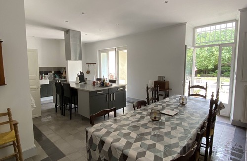Cruscades House | large family home with pool and park - weekly rental