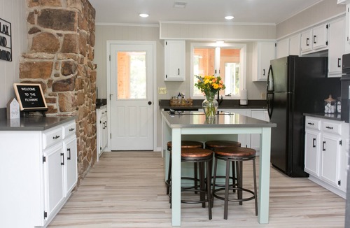 Flippin House | Large Family Home with Private Dock and Launch Ramp