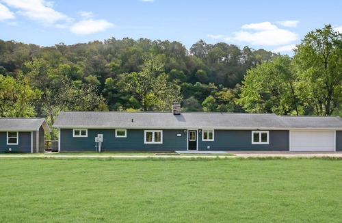 Flippin House | Large Family Home with Private Dock and Launch Ramp