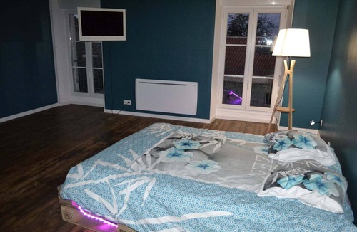 Chef-Boutonne Bed & Breakfast | Large family room