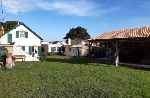 Le Cormier House | Large family seaside villa La Plaine sur mer with swimming pool and enclosed garden