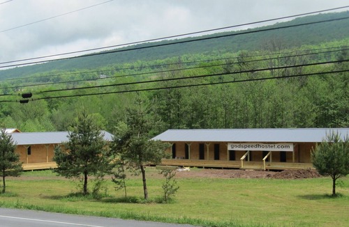 Port Matilda Cabin | Large Family Suite - Sleep 6 plus