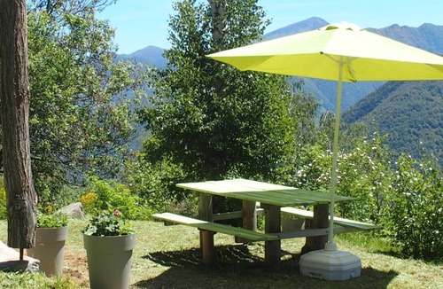 Ax-les-Thermes Ski Chalet | LARGE FINNISH CHALET, 10 PEOPLE, 7 MINUTES' WALK FROM THE SLOPES, QUIET, COMFORTABLE,