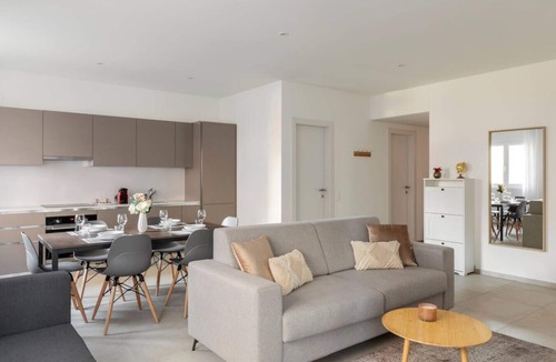 Lugano Apartment | Large flat for up to 8 people with parking & AC