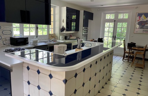 Cloyes-les-Trois-Rivieres House | Large, secluded house on the waterfront