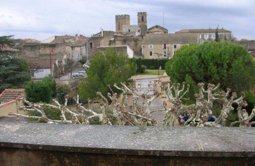 Entraigues-sur-la-Sorgue Apartment | Large terrace * Double whirlpool * Private parking, Air conditioning