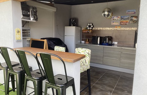 Saint-Genies-de-Fontedit Villa | Large family villa