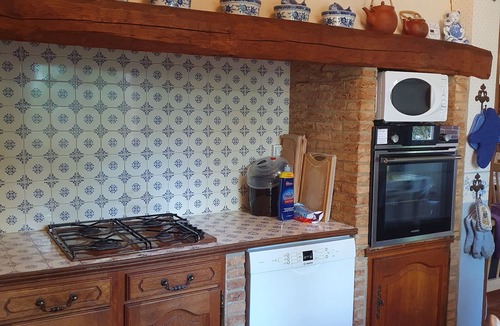 Sainte-Helene-Bondeville House | Large character house