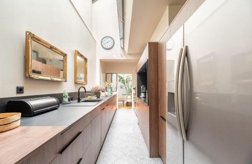 Monselet House | Large fully renovated 250m house