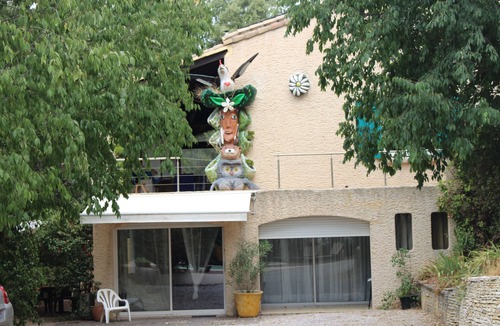 Saint-Gely-du-Fesc Villa | Large garden with swimming pool.