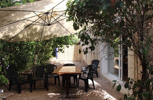 Saint-Gely-du-Fesc Villa | Large garden with swimming pool.